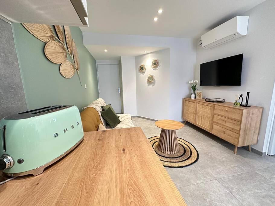 Magnifique T3 Bord De Garage Prive Classe 3 Etoiles Apartment *