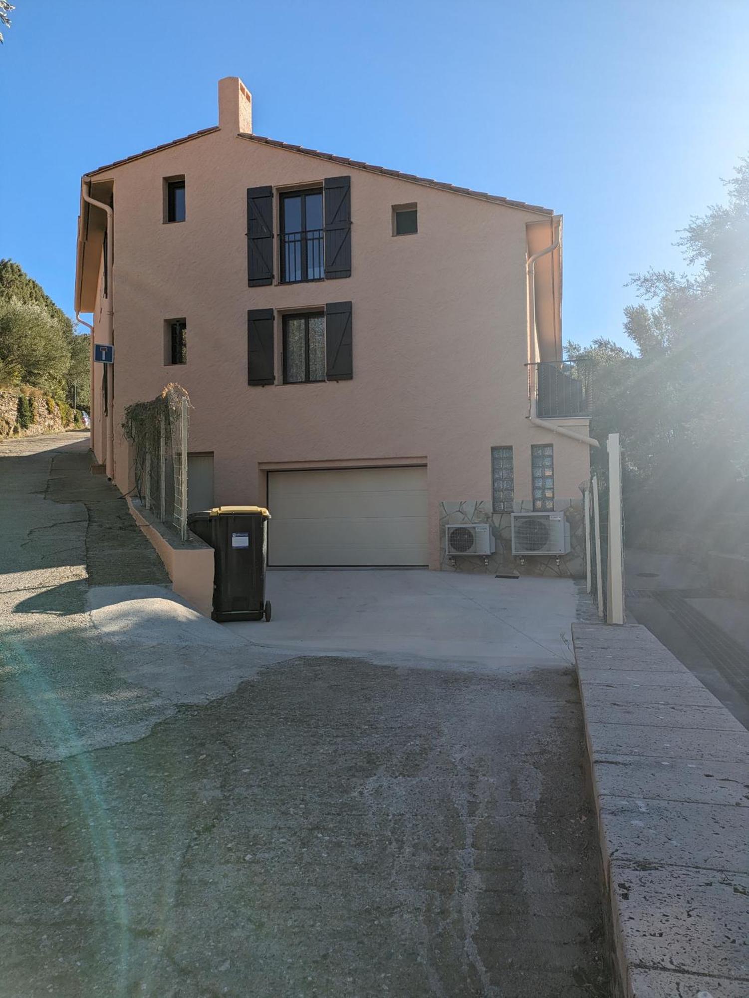 Magnifique T3 Bord De Garage Prive Classe 3 Etoiles Apartment
